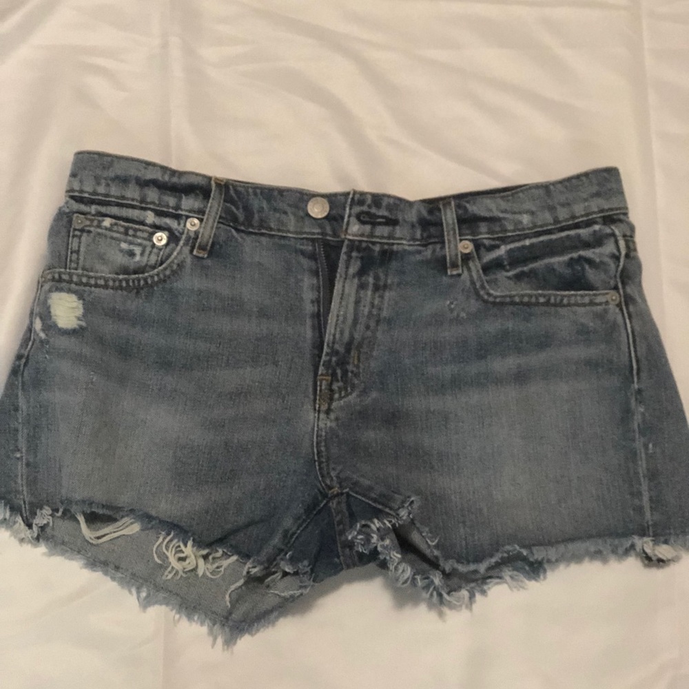 Gap girlfriend shorts size 27